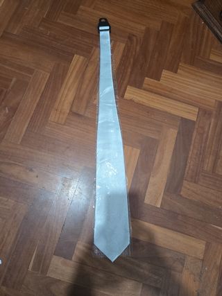 Corbata blanca