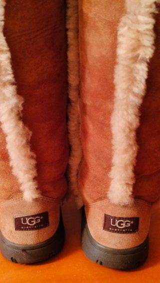 Botas UGG incluye 🎁