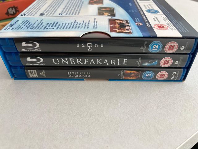 Signs, The Sixth Sense y Unbreakable Blu-ray