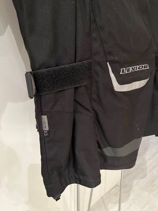Chaqueta moto con protecciones