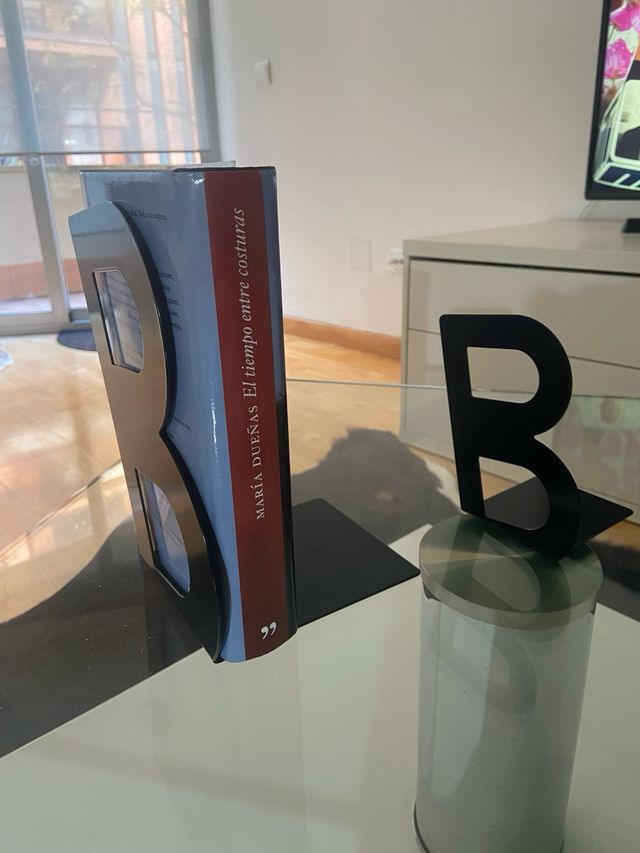 Sujeta libros decoracion