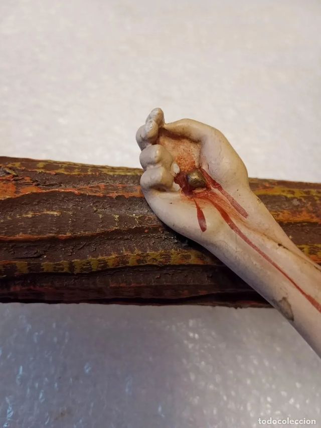 Antiguo Cristo crucificado Olot 78cm