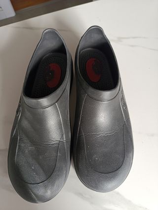 Zuecos cocina profesional unisex.