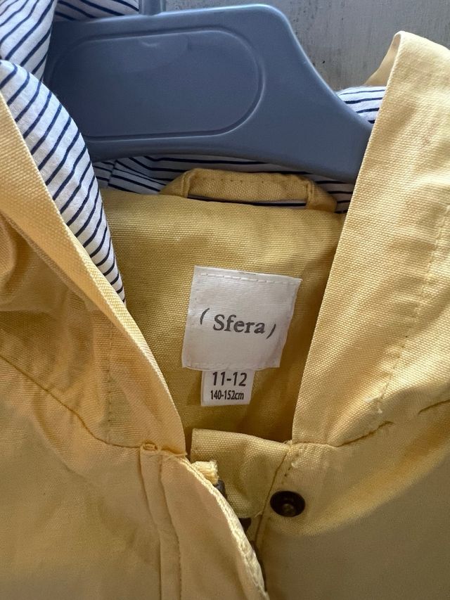 Parka tipo chubasquero pero mas gordito