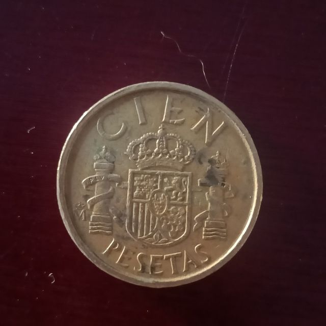 Una moneda de 100 pesetas de 1988
