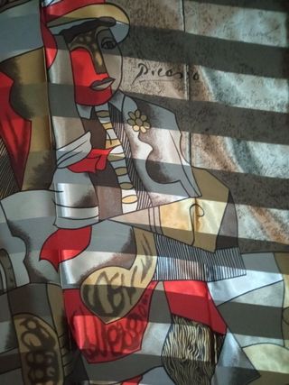 Pañuelo vintage de Picasso en tonos beis y rojo