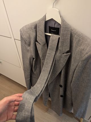 Chaqueta gris oversize