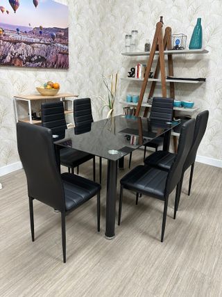 NUEVA MESA CON SILLAS