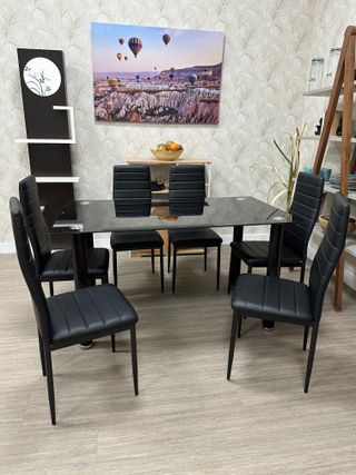 NUEVA MESA CON SILLAS