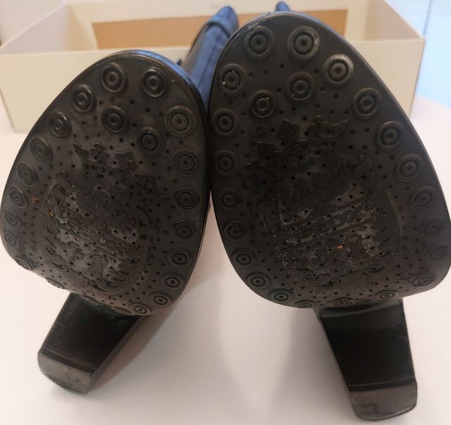 Botas de piel negras con tacón