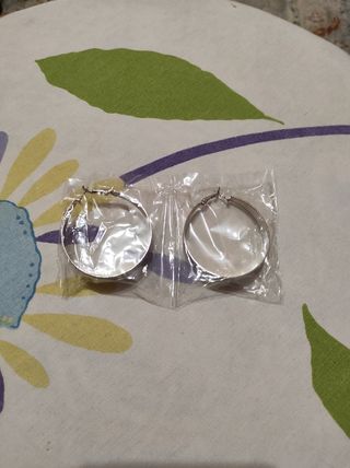 Pendientes de aro brillantes