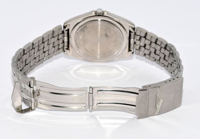 Relógio JUNGHANS 50M Quartz