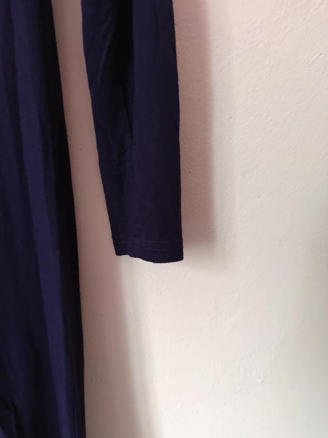 Abito maglia viola porpora svasato scollo V sera