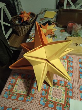 Estrellas omega papiroflexia