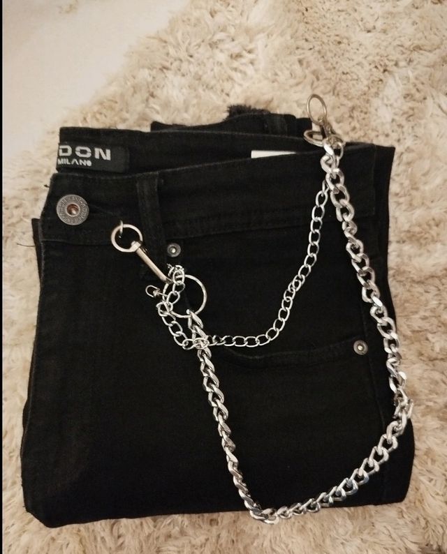 Pantalone con Catena