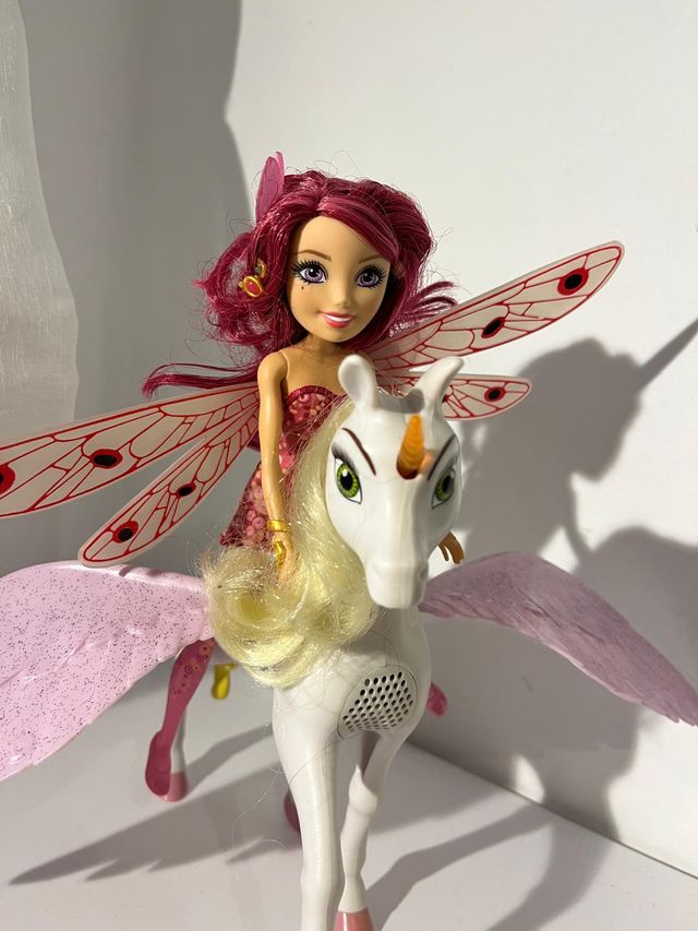 Muñecas hadas Mia, Yuko y unicornio.