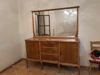 Mobili antichi con specchio