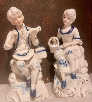 Pareja cortejando, porcelana epoca francia, XIX