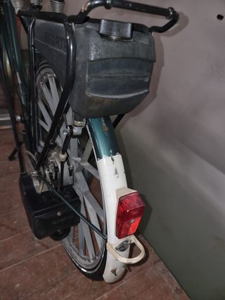 Antigua Bicicleta Clásica a Motor