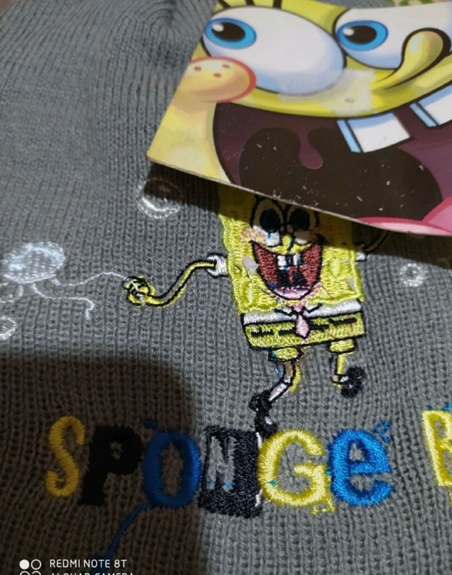 Chapéu de casamento de esponja e cachecol