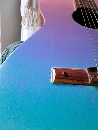 Guitarra pintada a mano