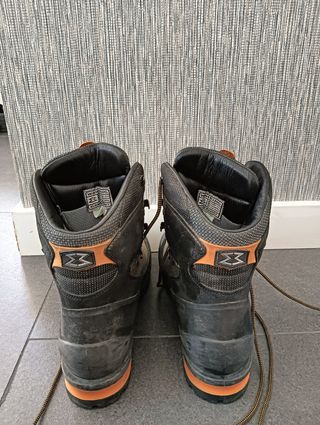 Scarponi da montagna medio-alti