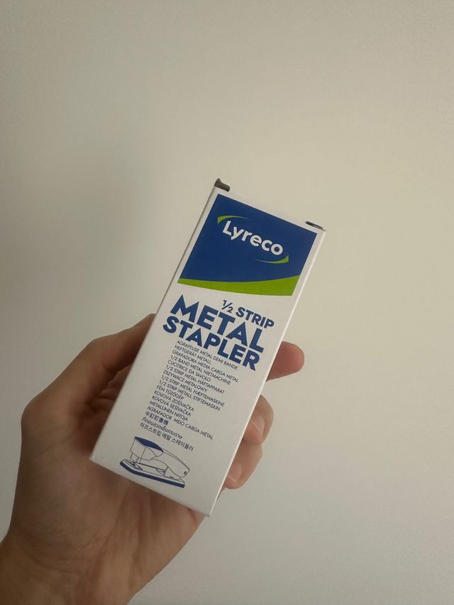 Grapadora a estrenar oficina