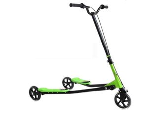 Patinete de tres ruedas