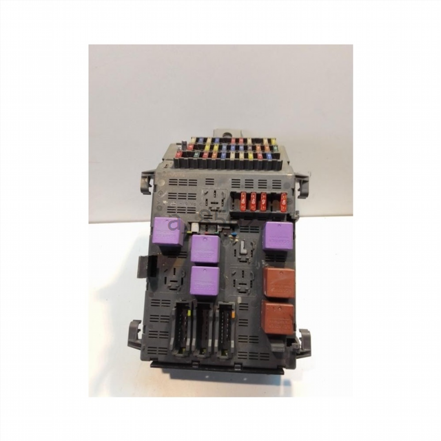 Caja de reles / fusibles Renault Laguna (1 a_85627