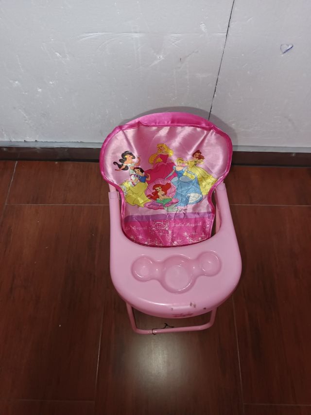 Trona para muñecas
