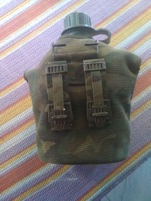 Cantimplora con funda