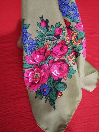 Pañuelo para cabeza, indumentaria reg