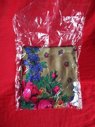 Pañuelo para cabeza, indumentaria reg