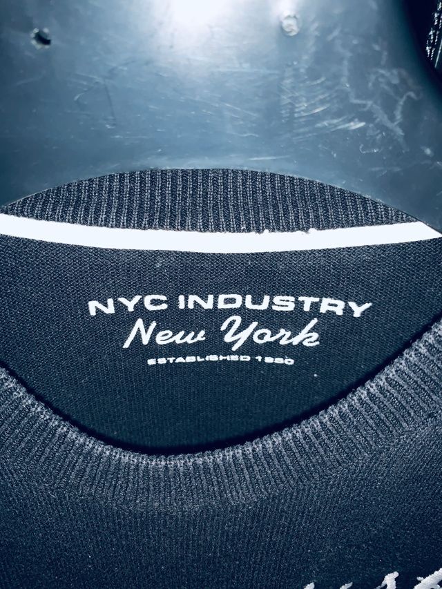 Felpa leggera nera NYC Ind.