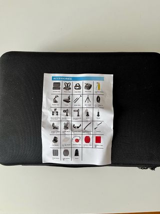 GoPro Hero5 black edition con tripode y accesorios