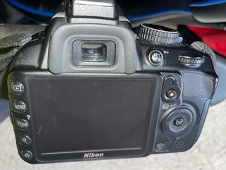 Camara Nikon D3100