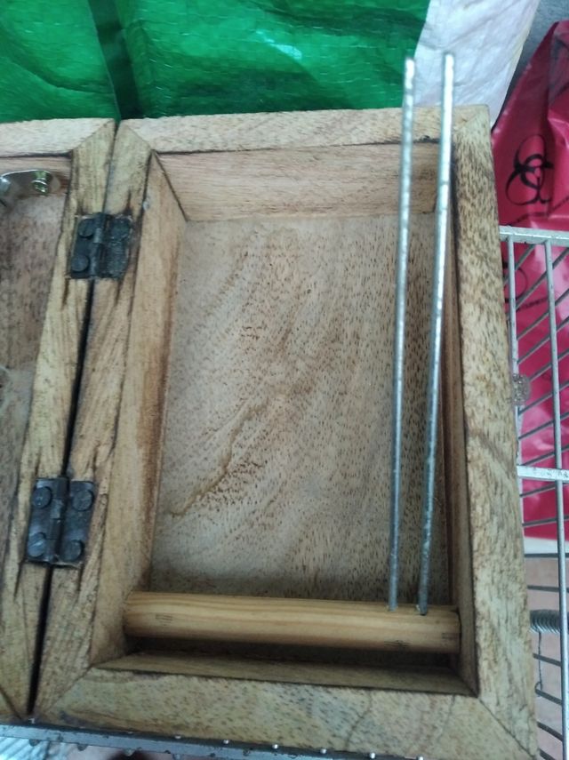 Caja para comprobar los huevos