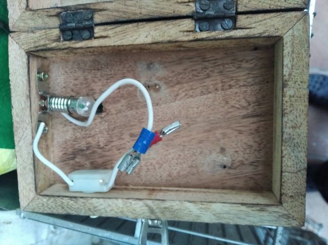 Caja para comprobar los huevos