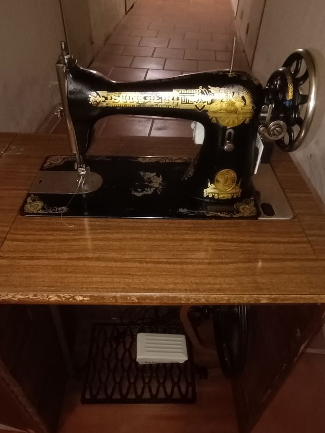 Maquina de coser SINGER