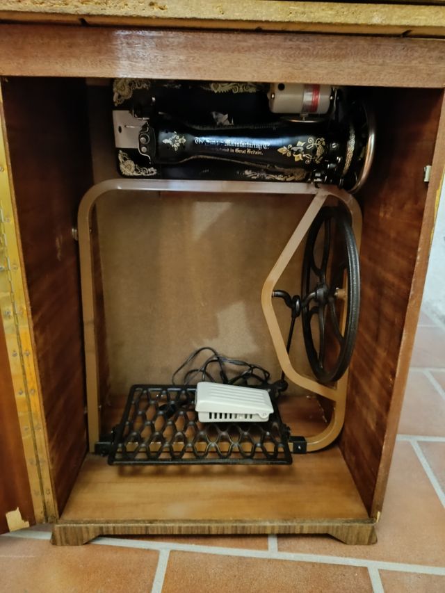 Maquina de coser SINGER