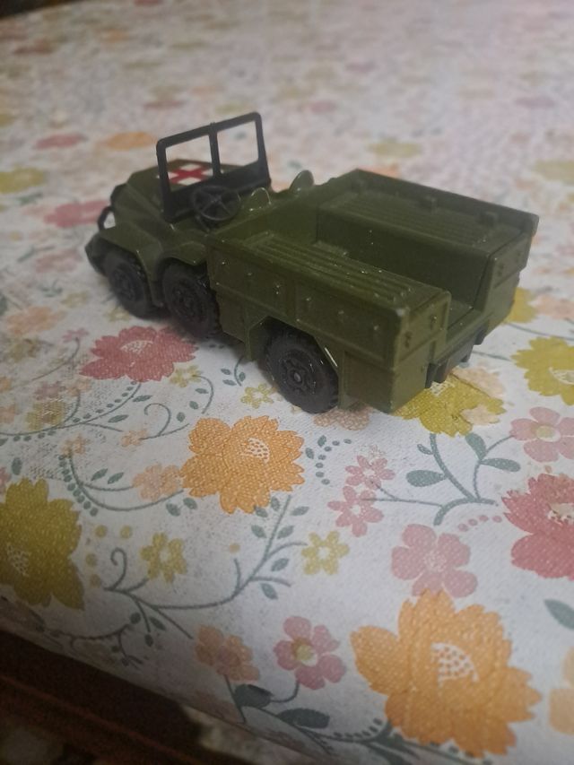 Miniatura militar Matchbox 
