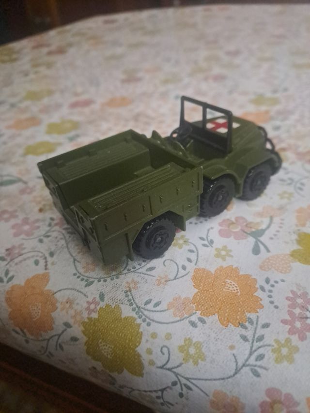 Miniatura militar Matchbox 