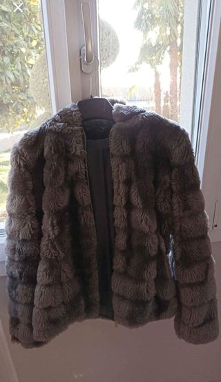Pelliccia sintetica taglia S