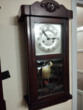 Reparación de relojes antiguos de pared, pie..