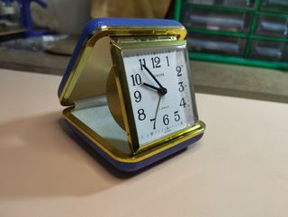 Reparación de relojes antiguos de pared, pie..