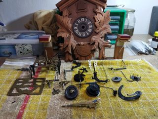 Reparación de relojes antiguos de pared, pie..