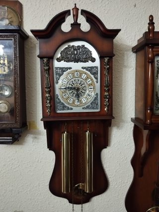Reparación de relojes antiguos de pared, pie..