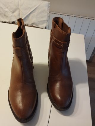 Botines marrones de piel