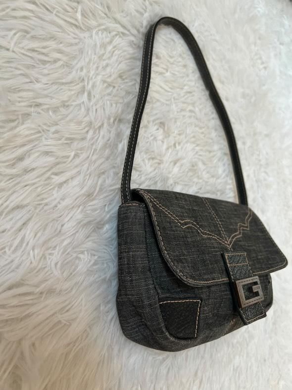 Borsa Guess in Jeans Grigio/Nero Modello Baguette