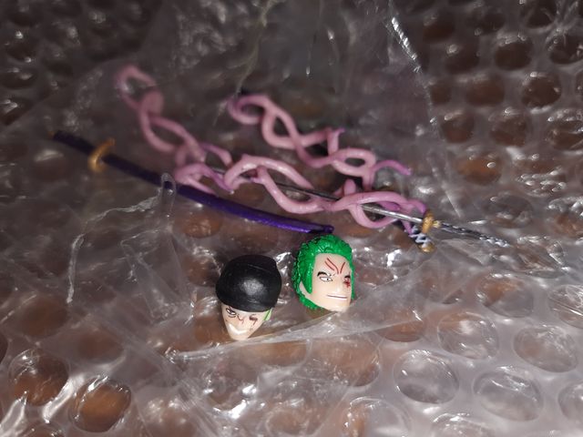One Piece action figures Zoro e Ashura